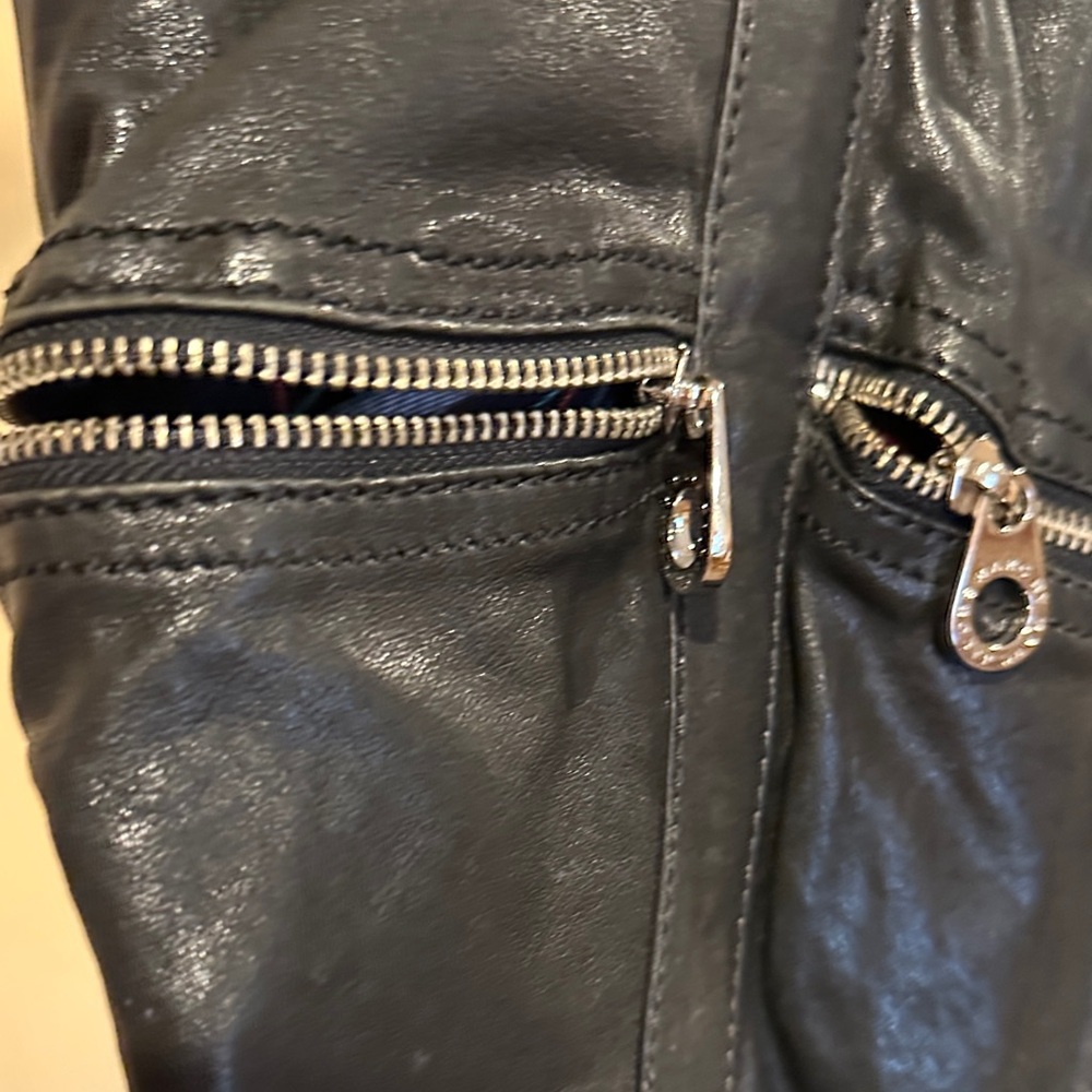 Chic Black Leather Shoulder Bag - Picture 12 of 13